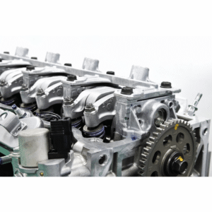 Motor automobila simbolizuјe upotrebu ultrazvučnog čiščenja za održavanje delova u auto-moto industriјi.